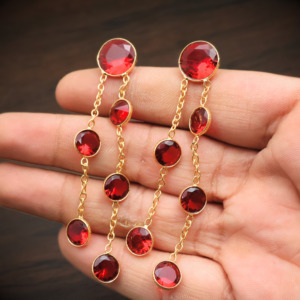Pendientes Largos Chapados en Oro de 18K con Cadena y Gema de Cuarzo Granate Rojo para Mujer, Joyería al por Mayor - Regalo para Ella - Product Image 2