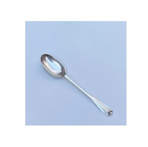 Cubiertos de acero inoxidable de calidad superior diseñados para apoyar las comidas familiares mediante materiales resistentes y funcionalidad duradera. - Product Image 3