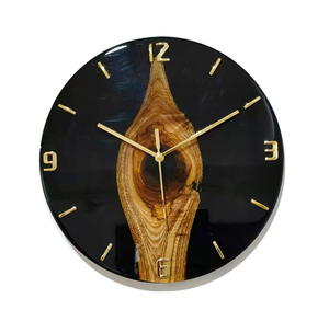Horloge murale luxueuse en résine époxy et bois, idéale pour offrir en cadeau, décoration intérieure, artisanale, en bois poli et lisse, pour restaurant ou hôtel. - Product Image 6