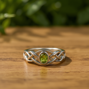 2.8 Grams Fine <b>Peridot</b> <b>Ring</b> - Product Image 3