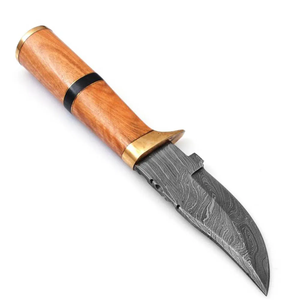 Cuchillo de caza hecho a mano con hoja de acero de Damasco, mango de madera y detalles en latón, herramienta de supervivencia para exteriores con hoja fija. - Product Image 5