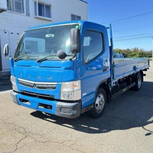Camión de Reparto Mitsubishi Canter 2020 Confiable, Listo para Exportación, con Diseño de Carrocería de Caja Resistente - Product Image 1
