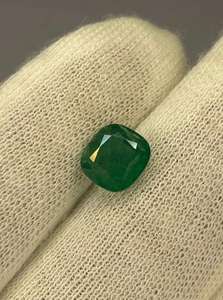 ESMERALDA NATURAL DE 8.20X7.70MM CON CORTESO DE COJÍN. HERMOSA ESMERALDA PARA JOYERÍA. - Product Image 3