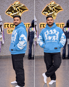 Sweat-shirt à capuche unisexe bleu ciel personnalisé avec appliqué graphique, style streetwear, coupe oversize en polaire, poche kangourou, étiquette personnalisée - Product Image 3
