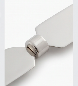 Juego de Quesos de Diseño Premium con Forma de Cocodrilo en Acero Inoxidable con Mango de Latón, Perfecto para Bodas y Cenas Elegantes - Product Image 2