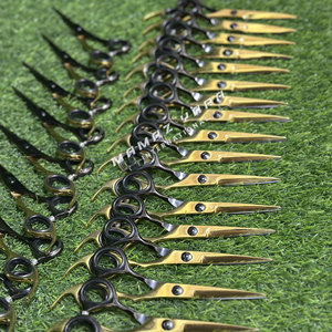 Juego de Tijeras de Peluquería Profesionales de Acero Inoxidable en Color Dorado y Negro, Kit de Tijeras para Salón de Belleza, Proveedor de Artículos para Salón - Product Image 4