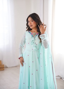 Nouvelle collection de salwar kameez indiens pour mariage et fêtes, disponibles à prix abordables - Product Image 2