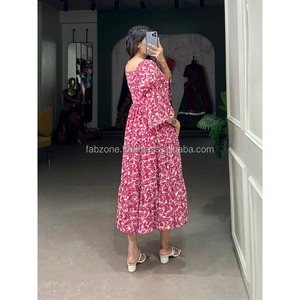 Los vestidos acampanados son estrechos en la parte superior y se ensanchan gradualmente hacia la parte inferior, ofreciendo un ajuste clásico y cómodo. - Product Image 1