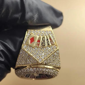 Bague de luxe en argent sterling plaqué rhodium, style hip-hop, avec moissanite pavée, motif roulette, finition dorée et effet bling, pour le jeu. - Product Image 6