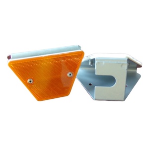 Delineateur routier haute visibilité, réflecteur trapézoïdal pour garde-corps de route - Product Image 2