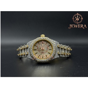 Reloj de Acero Inoxidable Plateado de Alta Demanda con Diamantes Mossinate, Regalo Perfecto para Entusiastas de la Moda y Amantes de los Relojes de Lujo - Product Image 1