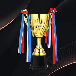 Coupe de trophée de luxe dorée avec poignées décoratives, rubans et base noire haut de gamme, trophée de championnat pour les sports - Product Image 2