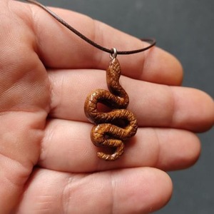 Collier en bois pour commande en gros, finition haute brillance, article personnalisé d'usine, pour l'approvisionnement mondial - Product Image 4