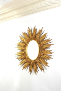 Miroir ovale en métal doré effet soleil, décoration murale glamour, cadeaux de déménagement, qualité fantastique à prix raisonnable - Product Image 1