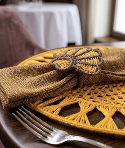 Mantel individual tejido moderno estilo costero con hebilla para servilleta de concha marrón, decoración de lujo para mesa de comedor de hotel boutique - Product Image 3