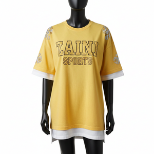 T-shirt en coton GSM premium pour femme, double couche, style streetwear, ourlet superposé, logo personnalisé thermocollé, t-shirt double couche en coton pour femme - Product Image 1