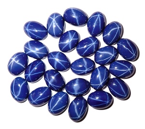 Zafiro Azul Estrella Ovalado de 12x14 mm, 13.5 Quilates, Creado en Laboratorio, Cabujón Pulido con Efecto de Estrella de 6 Puntas para Joyería - Product Image 1