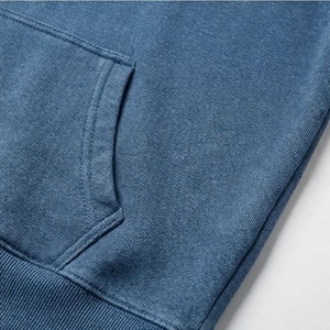 Sweat-shirt à capuche respirant pour femme grande taille, style streetwear, avec poignets côtelés, personnalisable – Vêtement de qualité supérieure - Product Image 5