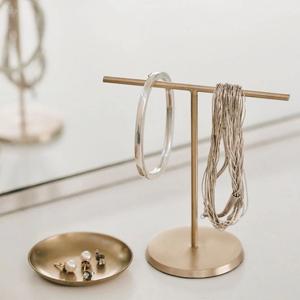 Soporte Organizador de Joyas Ajustable Premium con Doble Barra, Panel para Pendientes, Soporte para Pulseras, Base Ancha, Elegante Exhibidor de Joyería - Product Image 6