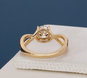 Anillo de Diamante Cultivado en Laboratorio de 1.1 Quilates, Corte Redondo, Oro Amarillo de 14K, VVS2, Certificado IGI, Anillo de Compromiso Infinito, Venta al Por Mayor OEM - Product Image 4