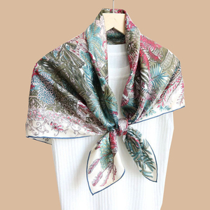 Écharpe en soie de luxe pour femme, imprimée, en satin, pour le cou ou les cheveux, accessoire de mode doux et léger - Product Image 1