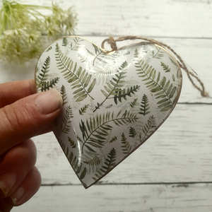 Décoration de cœur suspendue en métal personnalisée, style shabby chic, fougère rustique, accessoires pour arbre de Noël, pour mariages, Noël - Product Image 2