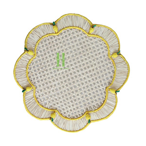 แผ่นรองจานสานจากหญ้าทะเลธรรมชาติแบบรักษ์โลก ขนาดเส้นผ่านศูนย์กลาง 35 ซม. จาก HNH Craft Luxury Vietnam ตกแต่งสไตล์โบโฮ เพิ่มประสบการณ์การรับประทานอาหารของคุณ - Product Image 5