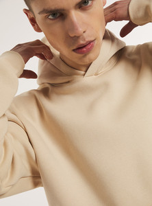 Sudadera con capucha de estilo urbano, de corte holgado y peso pesado, con lavado vintage, capucha con cordón ajustable y un ajuste urbano relajado. - Product Image 6