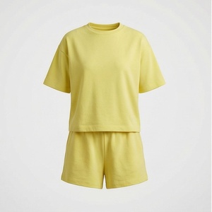 Ensemble 2 pièces tricoté jaune uni pour femme : T-shirt à manches courtes et short au-dessus du genou, col rond, coupe décontractée, printemps-été - Product Image 1