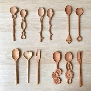 Cuillères en bois artisanales de 16 cm au design de brindilles, sculpture exquise sur branche, accessoires de café rustiques et souvenirs vintage en gros - Product Image 5