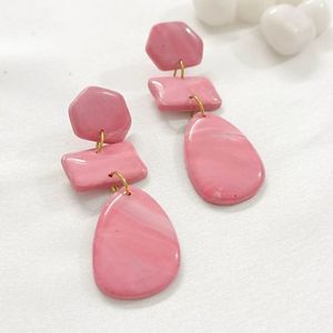 Boucles d'oreilles en résine faites à la main avec des designs uniques, accessoires de bijoux légers et tendance pour femmes, filles, fêtes, mariages - Product Image 2