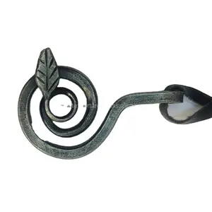Colgante martillado serpiente-vikingo/Nórdico/CELTA/medieval/hierro/joyería/Collar/hierro forjado hecho a mano vikingo por RF Crafts