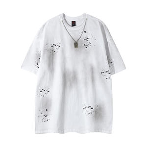 เสื้อยืดโอเวอร์ไซส์สีขาวสำหรับผู้ชาย แขนสั้น ลายพิมพ์สไตล์สตรีท คอกลม ผ้าฝ้ายเจอร์ซีย์ 100% ทรงพอดีตัว - Product Image 1