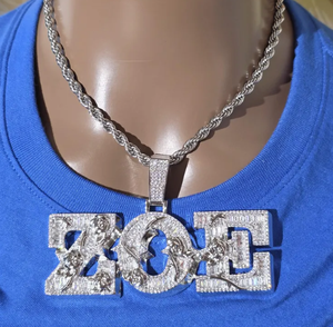 Collier avec pendentif lettre en moissanite couleur argent, breloque nom, design rose, chaîne personnalisée, bijoux initiales sur mesure - Product Image 4