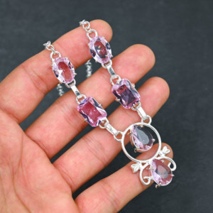 สร้อยคอไข่มุกสีชมพูคุณภาพสูงรูปทรงลูกแพร์ประดับเพชรคุณภาพสูงชุบเงิน ดีไซน์หรูหราสำหรับผู้หญิง เหมาะสำหรับงานปาร์ตี้ รุ่นใหม่ขายดี - Product Image 1