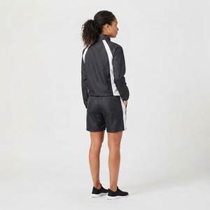Ensemble de vêtements de sport pour femme avec logo personnalisé OEM, short patchwork, veste coupe-vent noire et blanche, ensemble 2 pièces pour femme - Product Image 6