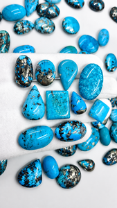 Cabochon ovale en turquoise naturelle véritable de qualité supérieure, très demandé, pierre brute polie bleu-blanc pour la fabrication de bijoux - Product Image 5