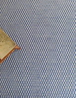 HARI ENTERPRISES Handgefertigter Blauer Wollteppich Modernes Geometrisches Muster Flachgewebter Kelim-Teppich Maßgefertigte Größe Wohnzimmer-Teppich Jute