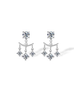 Bague en moissanite blanche de forme ronde, argent sterling 925, boucles d'oreilles en moissanite personnalisées, cadeau pour elle - Product Image 1