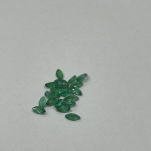 Émeraude naturelle de Zambie, taille marquise 4x2mm, pierre précieuse verte calibrée, petite taille, qualité AA, qualité bijoux fins - Product Image 3