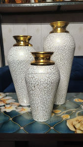 Handcrafted Metal Floral <b>Vase</b> with Carved <b>Gold</b> Lip – High-Luster Enamel Floral Centrepiece for Grand Hotel and Luxury Events - Product Image 5