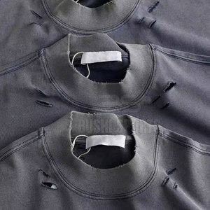 Camiseta Clásica con Efecto Desgastado, Tejido Transpirable, Diseño Ligero con Tacto Suave y Calidad Duradera - Product Image 3