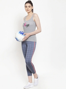 Débardeur en coton gris pour femme avec imprimé ruban rose « Hope » et col rond, idéal pour les tenues décontractées et les entraînements - Product Image 2