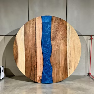 Planche à découper en bois d'acacia et résine unique, épaisseur 1,5 cm, résine durable par HF Crafts - Product Image 2