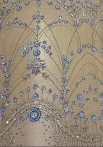 Tissu en dentelle française exquise, orné de perles faites à la main, très vendu, pour robes de mariée ou robes de soirée, disponible au meilleur prix - Product Image 3