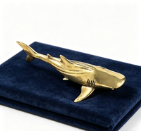 Ornements d'art électroplaqués en laiton en forme de requin, qualité fiable, directement de l'usine, décoration de voiture, cadeau animal 3D