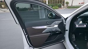 Excelente Auto Usado de Última Generación 2023 BMW i7 xDrive60 Sedán Listo para Enviar a Todo el Mundo - Product Image 5