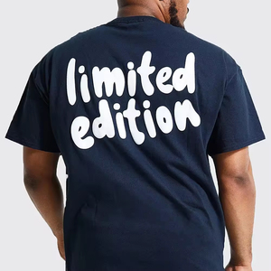 เสื้อยืดคอกลมแขนสั้นผู้ชายรุ่นลิมิเต็ดอิดิชั่น สีกรมท่า ผ้าเจอร์ซีย์คอตตอนทรงปกติ สวมใส่สบาย ระบายอากาศได้ดี แห้งเร็ว มีโลโก้ด้านหน้า - Product Image 3