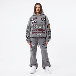 Conjunto de chándal con capucha para mujer, estilo streetwear, sudadera y pantalones largos, corte holgado, ropa de invierno, chándal oversize con pantalones acampanados. - Product Image 1