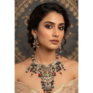 Conjunto de collar Kundan nupcial indio de lujo de Om Fashion Studio con piedras preciosas multicolor y pendientes Jhumka - Product Image 4